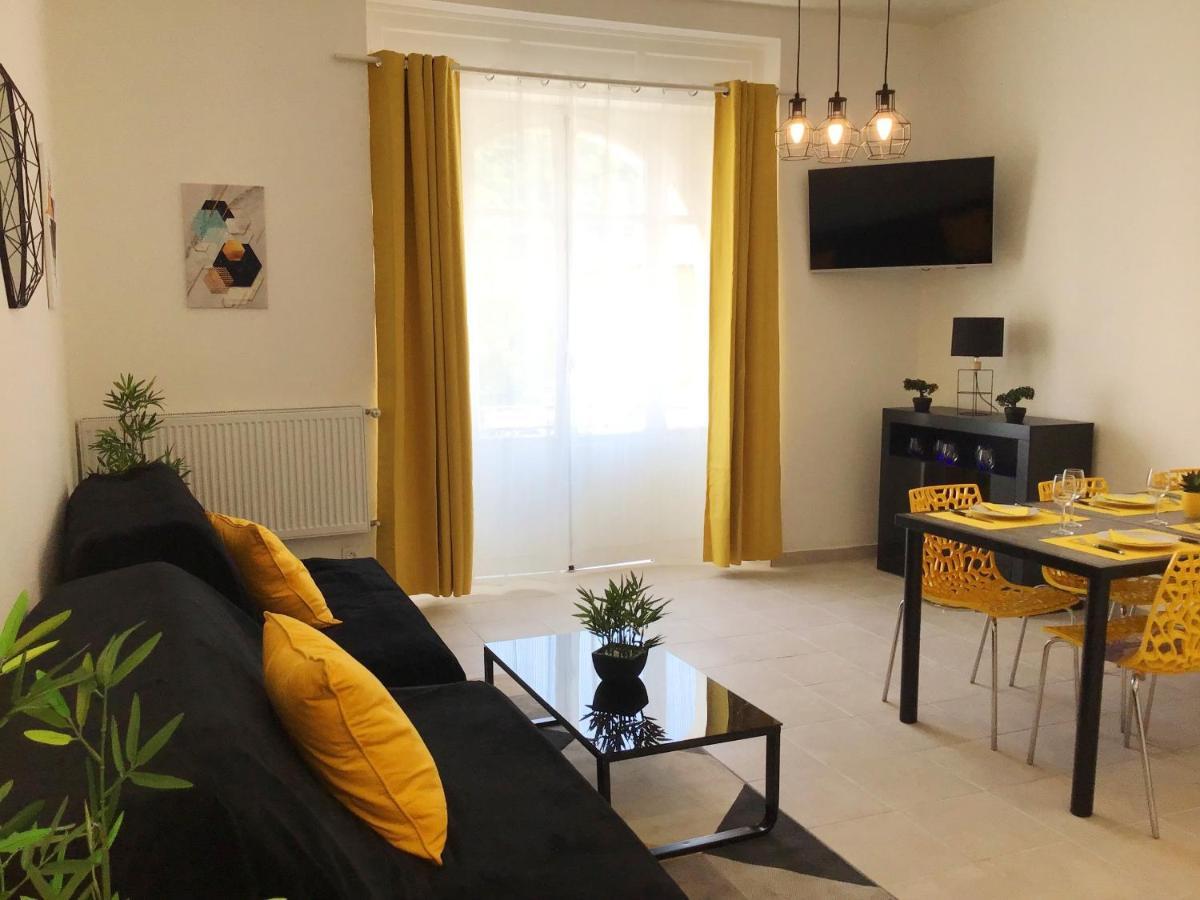 Lumea 80 M2 Climatise Parking Proche Sanctuaires Apartamento